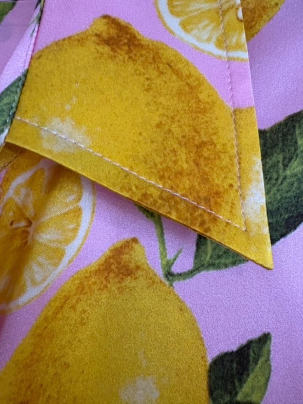 L'Agence 100% silk lemon floral button down blouse. - Picture 2 of 12